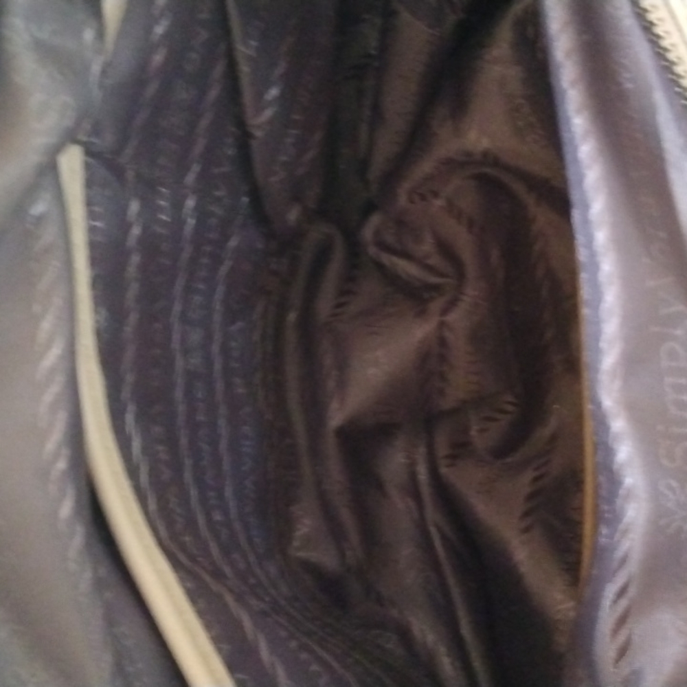 Simply Vera Vera Wang Purse. - Picture 8 of 10